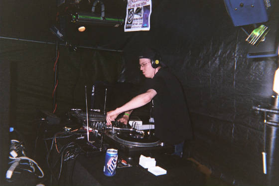 003_22a.jpg