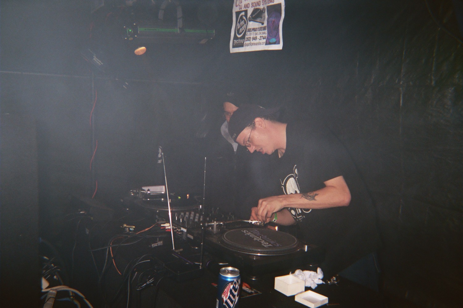 002_23a.jpg